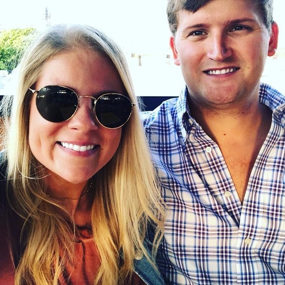 Meet your Posher, Stephanie ✌🏼 - Picture 2 of 3